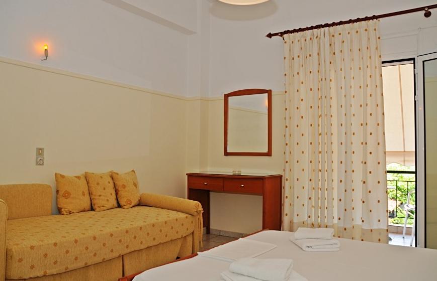 Delfini Hotell Theologos  Rum bild
